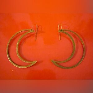 Crescent Moon earrings by Alchemilla 🌙🌙